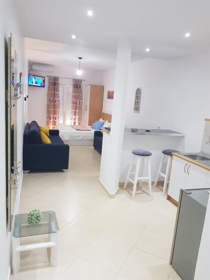 Studio By The Beach - Vlorë 外观 照片