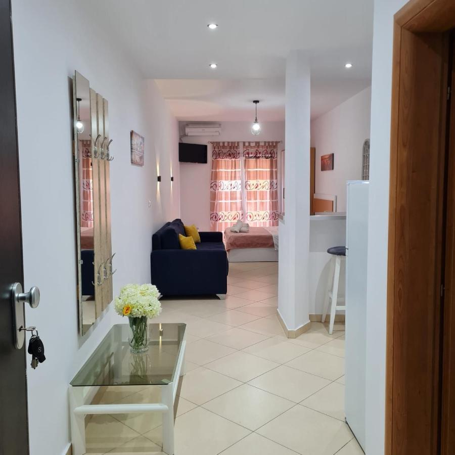 Studio By The Beach - Vlorë 外观 照片